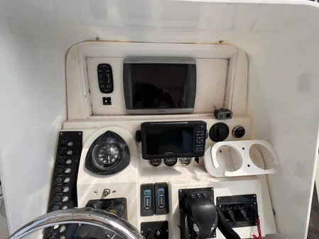 Contender 35 Express Side Console image