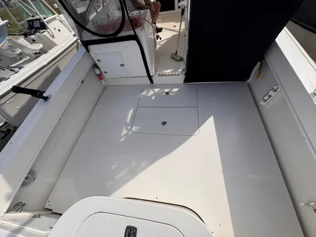 Contender 35 Express Side Console image