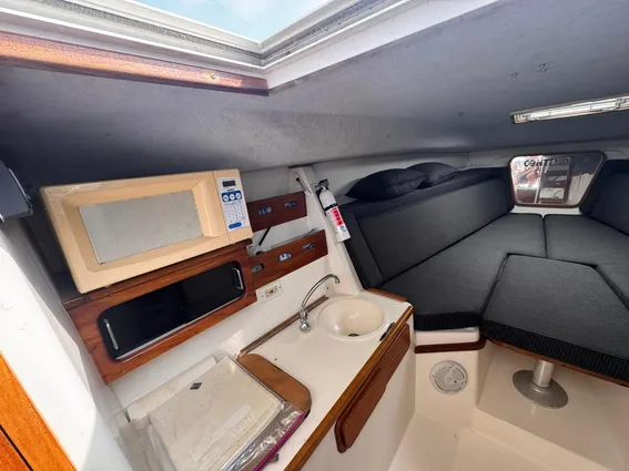 Contender 35 Express Side Console image