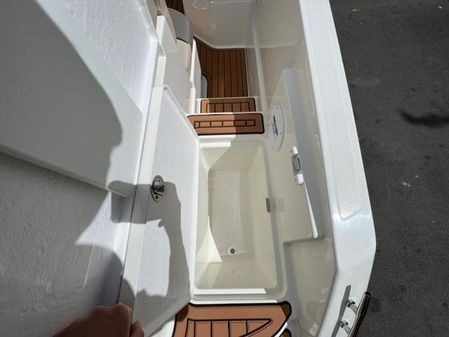 Bayliner VR6 Bowrider image
