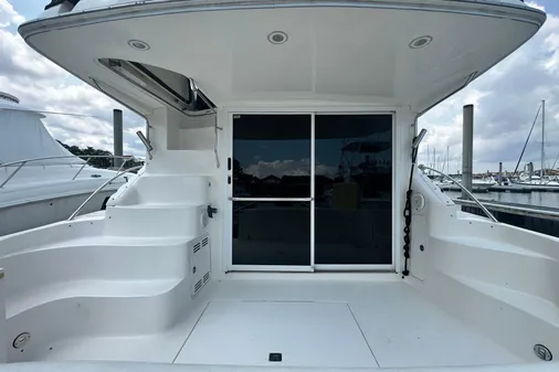 Sea Ray 400 Sedan Bridge image