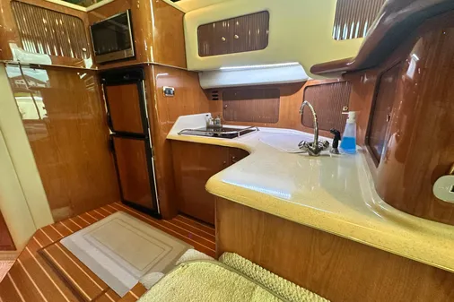 Sea Ray 400 Sedan Bridge image