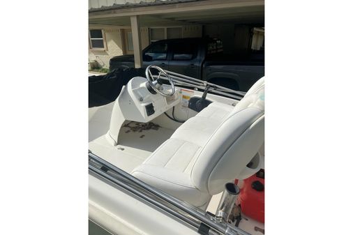 Boston-whaler SUPER-SPORT-13 image