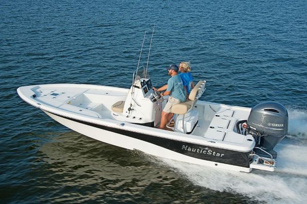 NauticStar 2140 Sport Shallow Bay - main image