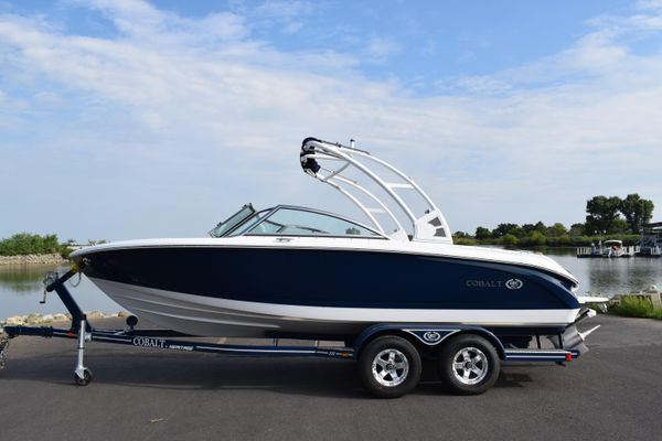 Cobalt 220S - main image