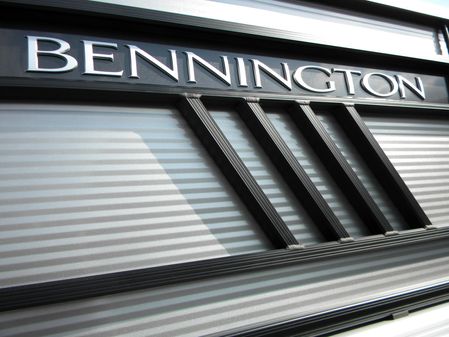 Bennington 23LFB image