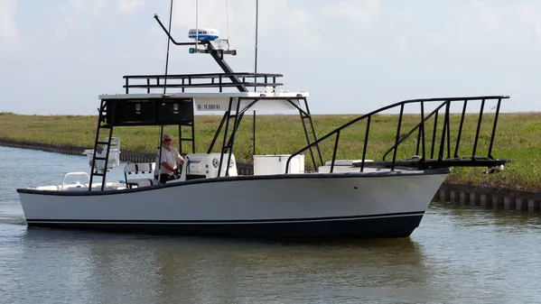 Custom 31 Center Console 