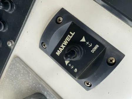 Custom 31 Center Console image