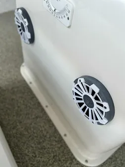 Custom 31 Center Console image