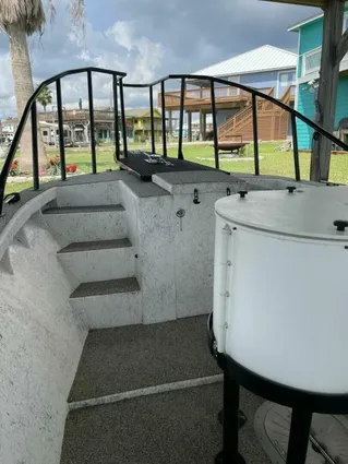 Custom 31 Center Console image