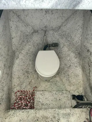 Custom 31 Center Console image