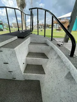 Custom 31 Center Console image