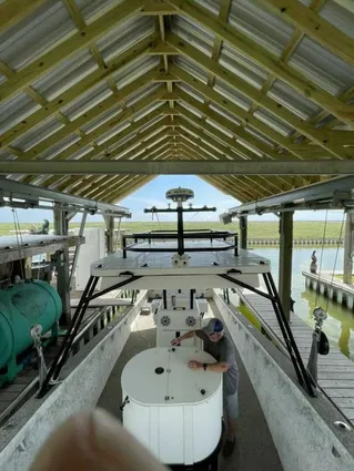 Custom 31 Center Console image