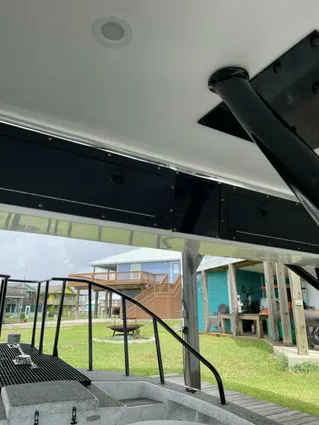 Custom 31 Center Console image