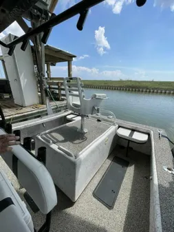 Custom 31 Center Console image