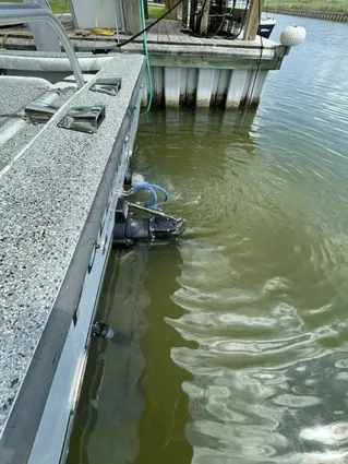 Custom 31 Center Console image