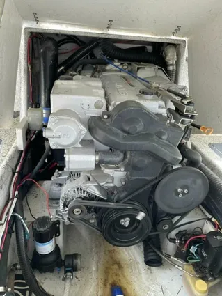 Custom 31 Center Console image