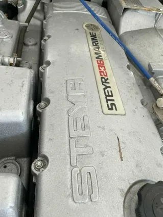 Custom 31 Center Console image