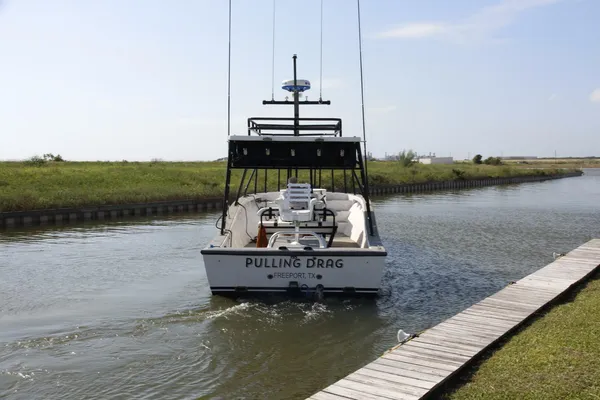Custom 31 Center Console image