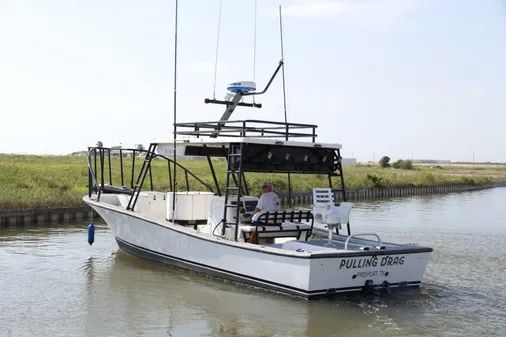 Custom 31 Center Console image