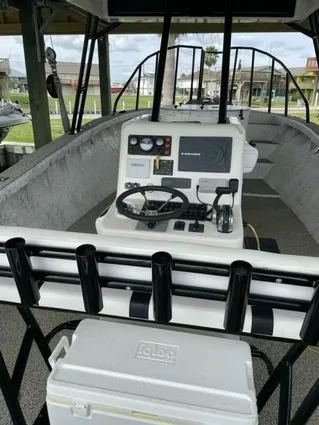 Custom 31 Center Console image