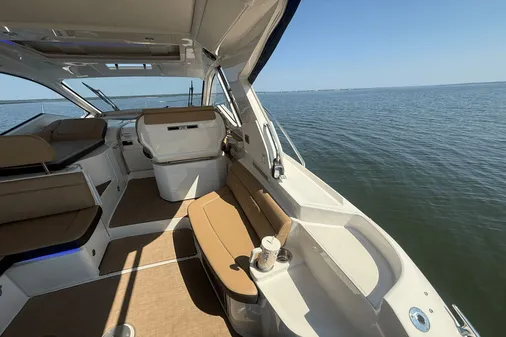 Sea Ray 350 Sundancer Coupe image