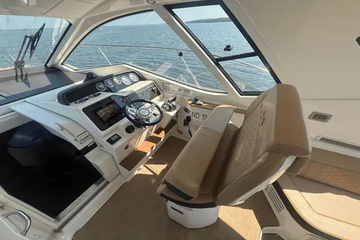 Sea Ray 350 Sundancer Coupe image