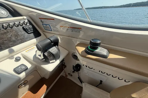 Sea Ray 350 Sundancer Coupe image