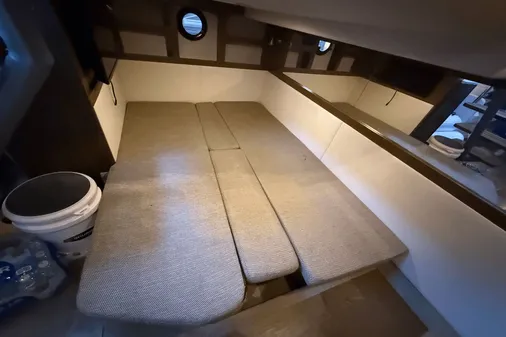 Sea Ray 350 Sundancer Coupe image