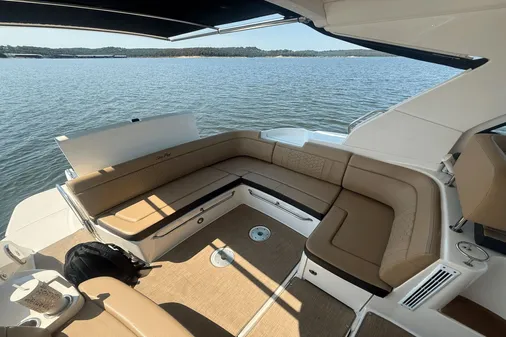 Sea Ray 350 Sundancer Coupe image