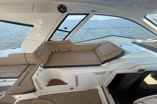 Sea Ray 350 Sundancer Coupe image