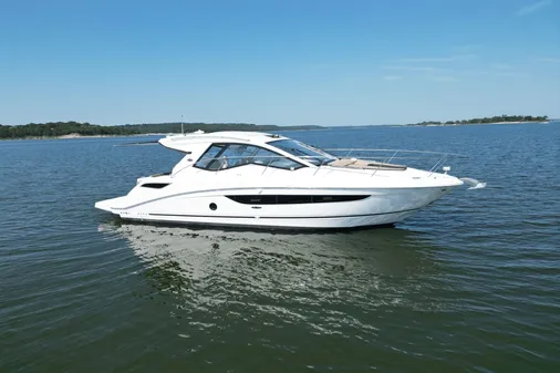 Sea Ray 350 Sundancer Coupe image