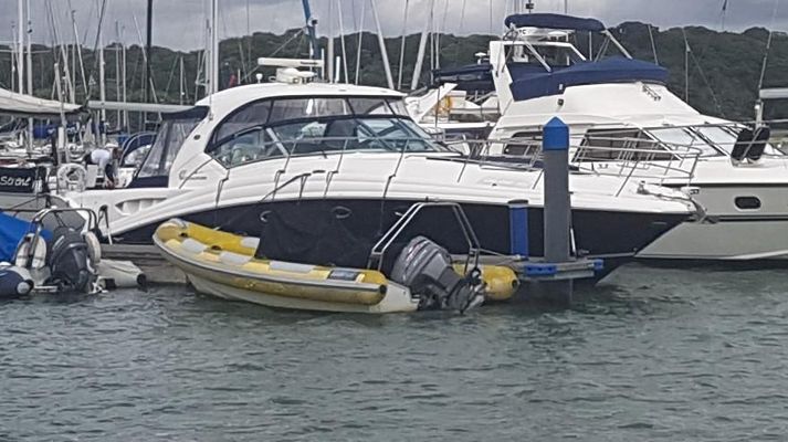 Sea Ray 455 Sundancer - main image