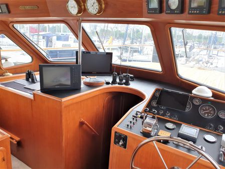Trader 54 SUN DECK image