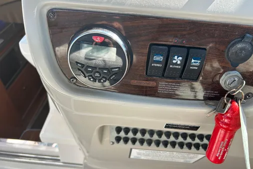 Chaparral 275 SSi image