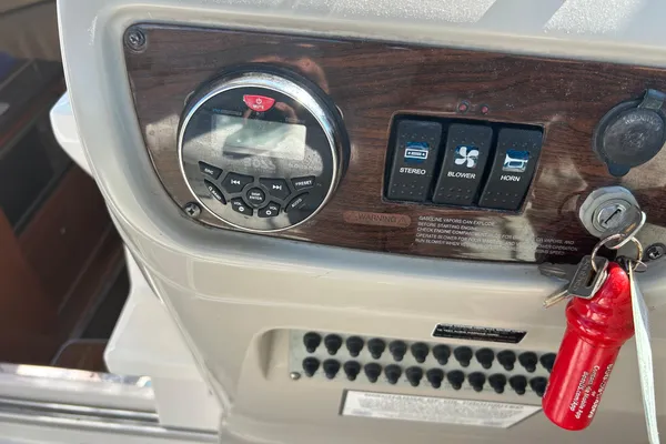 Chaparral 275 SSi image