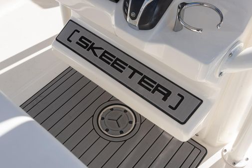 Skeeter SX2550 Family Fish Bay Boat image