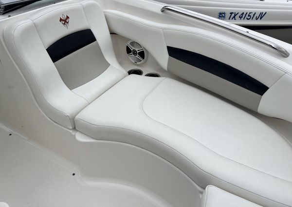 Chaparral SUNESTA-244-XTREME image