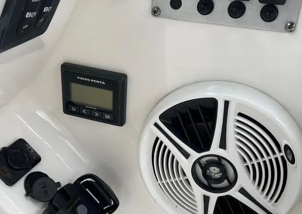 Chaparral SUNESTA-244-XTREME image