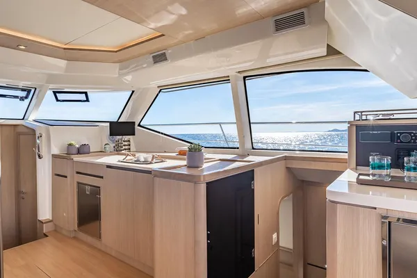 Aquila 44-YACHT image