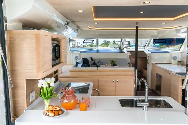 Aquila 44-YACHT image