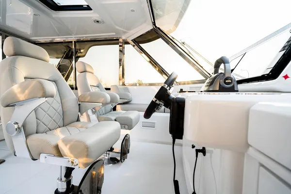 Aquila 54-YACHT image