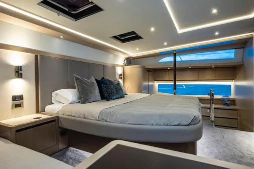 Aquila 70-LUXURY image