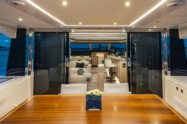 Aquila 70-LUXURY image