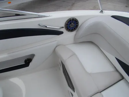 Glastron GT-205 image