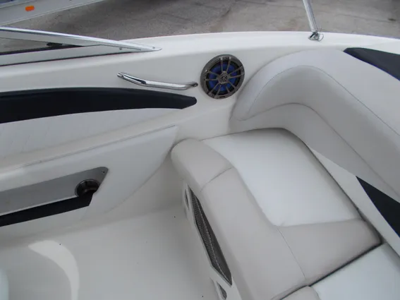 Glastron GT-205 image