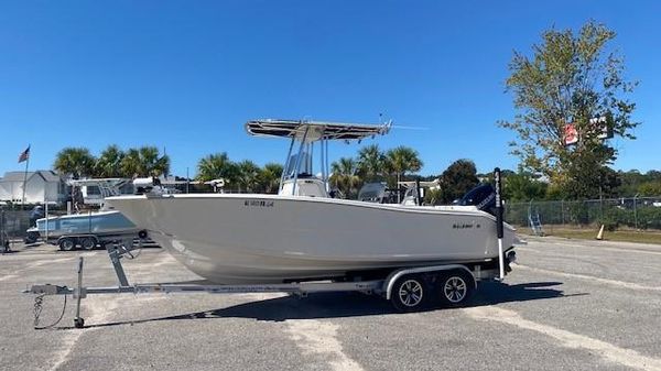 Bulls Bay 230 Center Console 