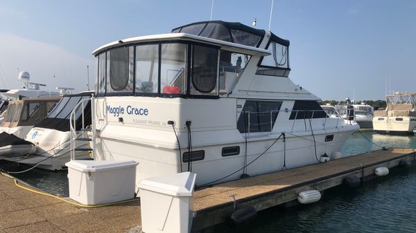 Carver 42 Motor Yacht