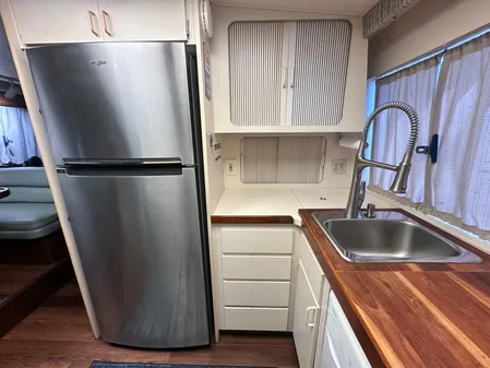 Hatteras Enclosed Bridge Sportfish image