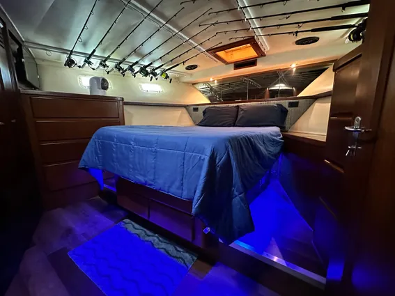 Hatteras Enclosed Bridge Sportfish image